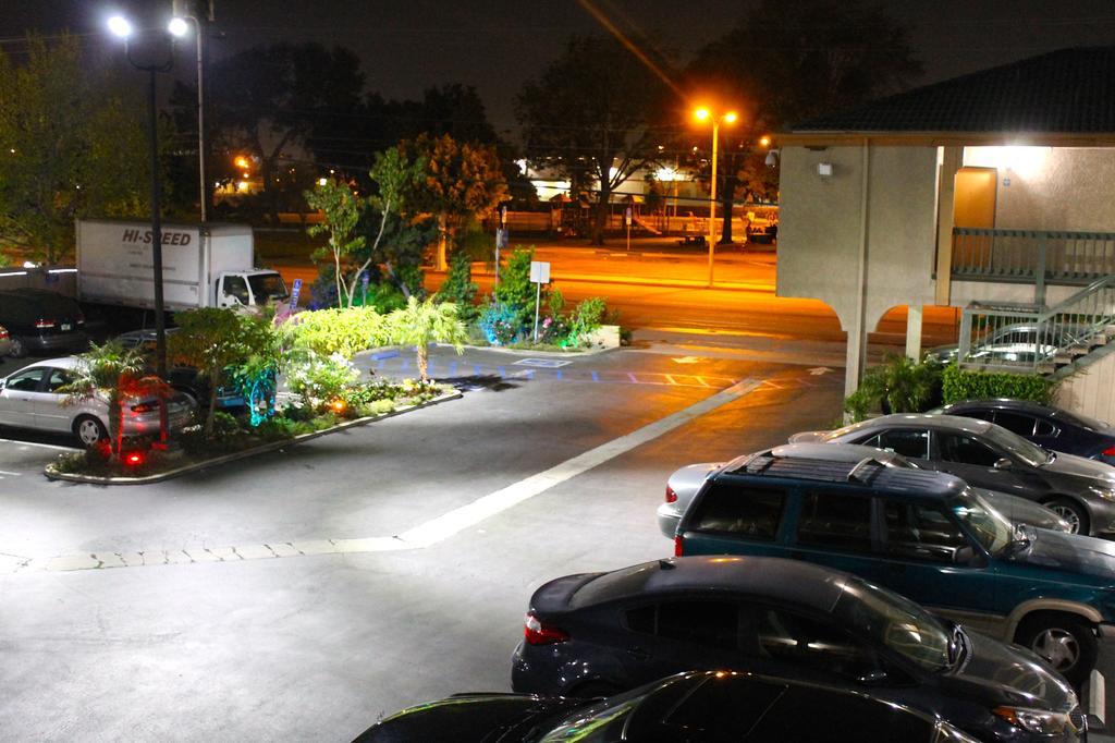 הות'ורן El Rancho Inn מראה חיצוני תמונה