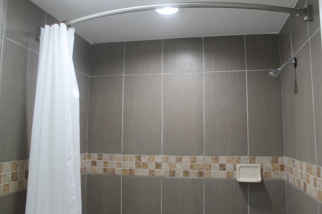 הות'ורן El Rancho Inn חדר תמונה